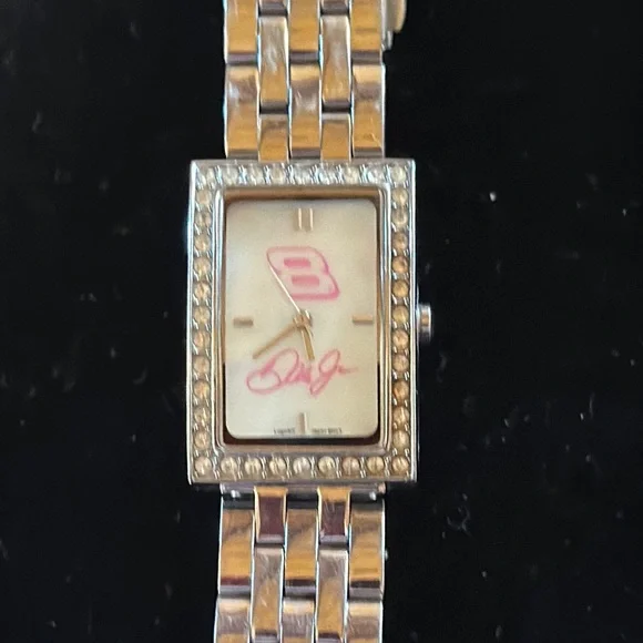 Chic Two-Tone Rectangular Watch - Picture 4 of 4